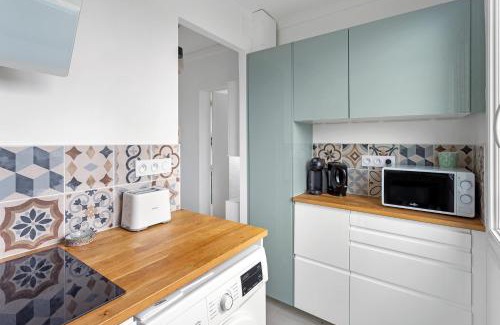 Pont Rousseau Apartment | Studio Cosy - Au pied du tram - Parking - WIFI