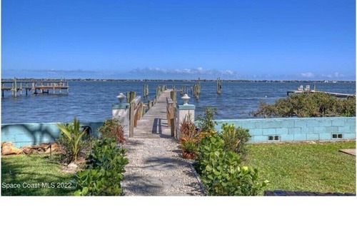 Tropic Cottage | Studio Cottage- Porch, Spacious Yard, & Riverview