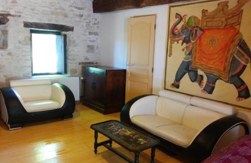 Saint-Parize-le-Chatel Apartment | Studio dans un cadre champetre
