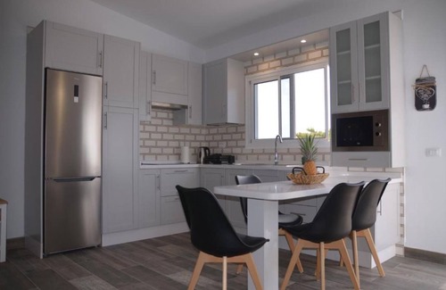 Frontera Apartment | Studio 'De Tato' with Mountain View, Private Terrace and Wi-Fi