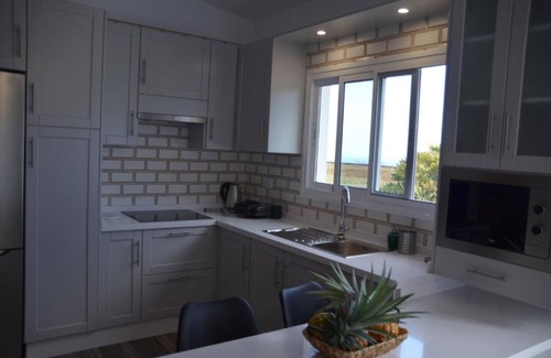 Frontera Apartment | Studio 'De Tato' with Mountain View, Private Terrace and Wi-Fi
