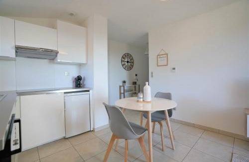 Cruseilles Apartment | STUDIO dernier étage avec terrasse - vue montagne