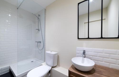Yves Farge - Le Fleuve Apartment | Studio Design Paloma Dark