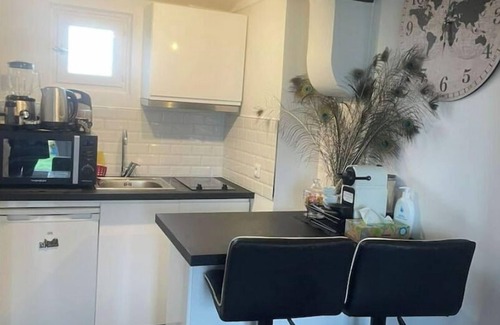 Antony Apartment | Studio downtown