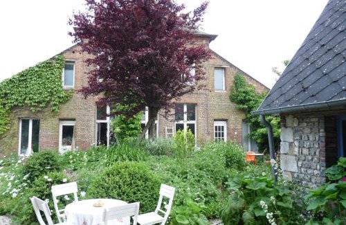Trouville-la-Haule Bed & Breakfast | Studio duplex L'Ecole Buissonnière