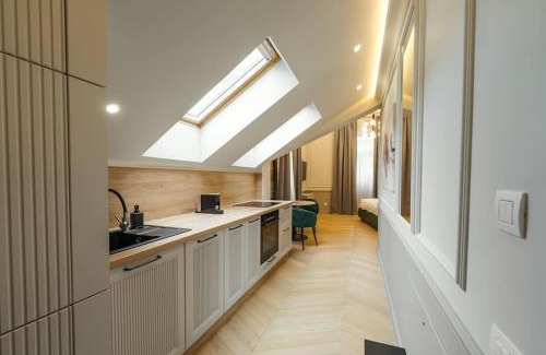 Old Town Apartment | Studio Elegant, Locație Centrală