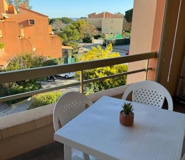 La Londe-les-Maures Apartment | Studio en bord de mer