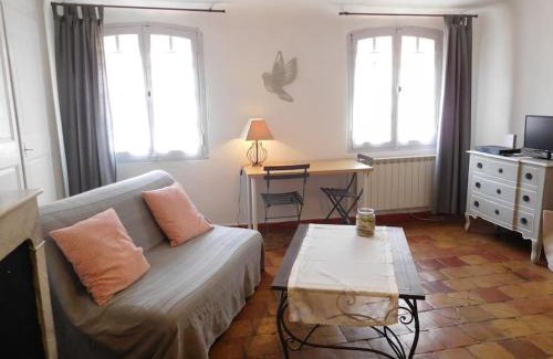 Aix-en-Provence Historic Centre Apartment | Studio ensoleillé, typique centre historique, wifi