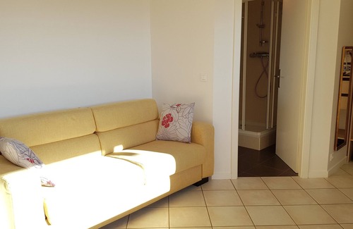 Gruffy Apartment | Studio equipped, independent, with view.
