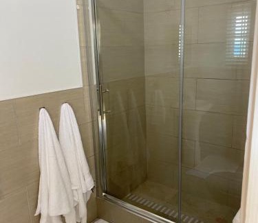IronShore Estates Apartment | Studio flat