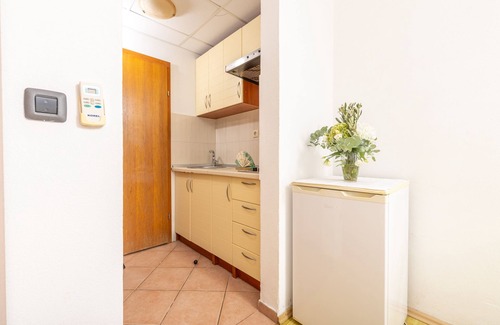 Pokrivenik Apartment | Studio flat near beach Cove Pokrivenik, Hvar (AS-2073-b)