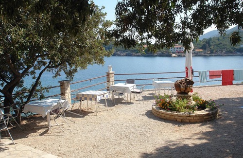 Pokrivenik Apartment | Studio flat near beach Cove Pokrivenik, Hvar (AS-2073-b)