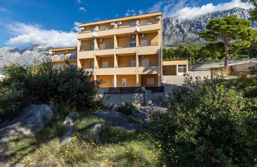 Krvavica Apartment | Studio flat with air-conditioning Krvavica, Makarska (AS-23540-c)
