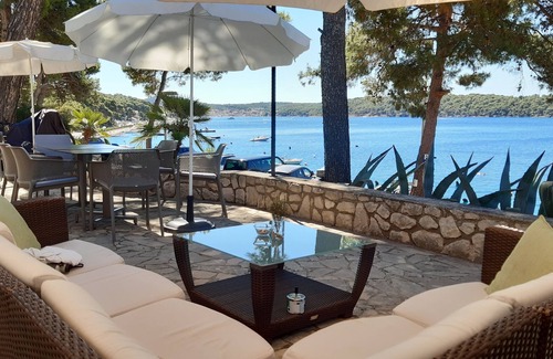 Cove Murtar Apartment | Studio flat with terrace and sea view Mali Lošinj, Lošinj (AS-3444-b)