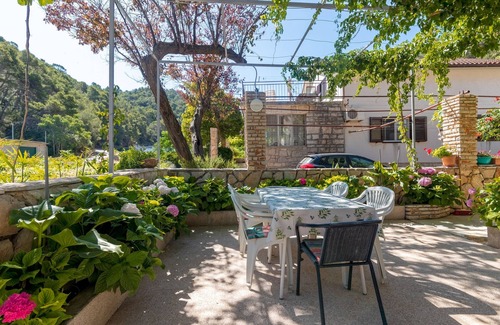 Zastrazisce Apartment | Studio flat with terrace Cove Vela Stiniva, Hvar (AS-14511-a)