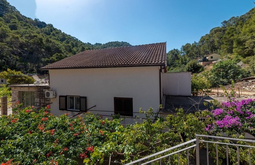 Zastrazisce Apartment | Studio flat with terrace Cove Vela Stiniva, Hvar (AS-14511-b)
