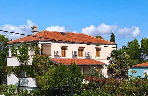 Nerezine Apartment | Studio flat with terrace Nerezine, Lošinj (AS-8049-b)