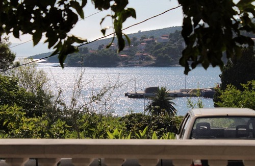 Sumartin Apartment | Studio flat with terrace and sea view Sumartin, Brač (AS-2949-c)