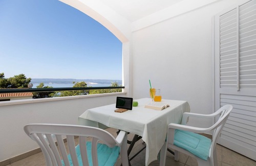Medici Apartment | Studio flat with terrace and sea view Medići, Omiš (AS-1046-e)