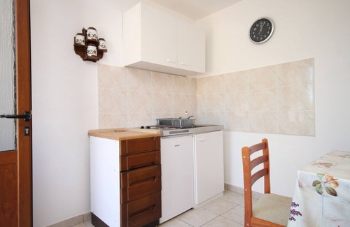 Valun Apartment | Studio flat with terrace and sea view Valun, Cres (AS-8081-a)