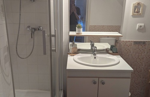 La Cerlangue Apartment | Studio for business travellers, Monday to Friday