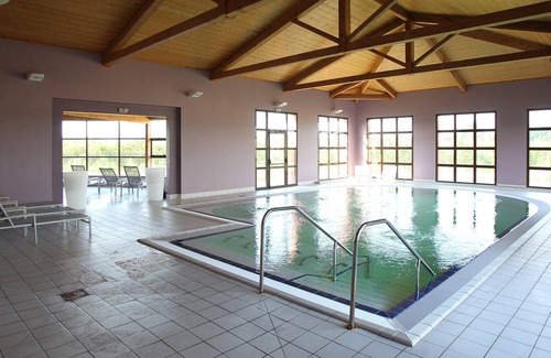 Chateauneuf-sur-Isere Apartment | Studio calme et spacieux | 2 piscines et sauna!