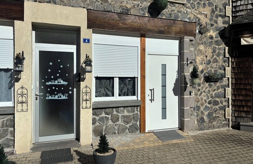 Neussargues-Moissac Apartment | Studio 2/3 pers 20min from Le Lioran with cleaning included!
