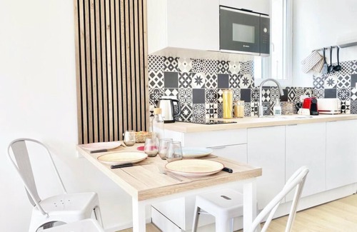 Rochefort Apartment | Studio Fully renovated Standing Wifi Netflix Downtown location