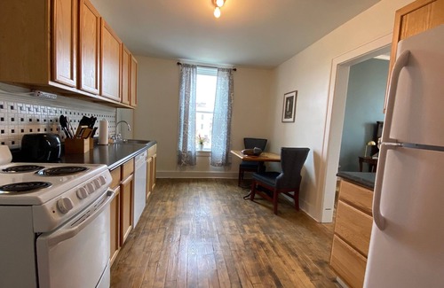 Hannibal Apartment | Studio furnished apartment located in the heart of downtown Hannibal, Missouri.n