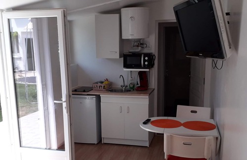 Castres Apartment | STUDIO.GARDEN QUIET wifi 600m hyper center