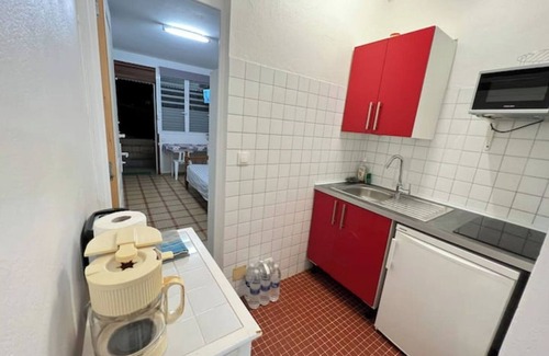 Le Gosier Apartment | Studio Hibiscus 8 garden level, Montauban Gosier 1 pers 3min walk to the beach