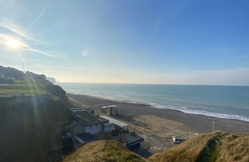 Mesnil-Val-Plage Apartment | Studio Horizon Bleu (5-minute walk from the sea)