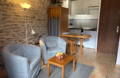 Plomeur Apartment | Studio in a beautiful thatched cottage, near Pointe de la Torche