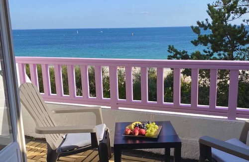 Audierne Apartment | Studio in a magnificent villa with private beach access.