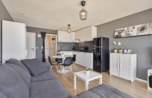 Blankenberge Apartment | Studio in Blankenberge with Sea Views