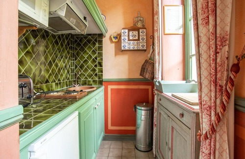 Montbrun-les-Bains Apartment | Studio in Montbrun Castle with Pool