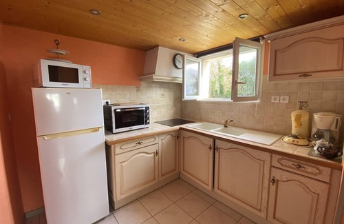 Rosporden Apartment | Studio in Rosporden near White Sand Beach