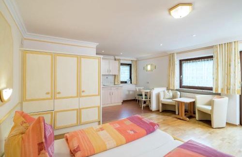 Saalbach-Hinterglemm Apartment | Studio in Saalbach near Ski Slopes