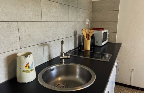Couronne Urbaine Apartment | Studio in the heart of Aix with balcony and parking