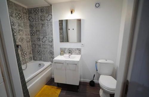 Castelnau-de-Guers Apartment | Studio indépendant a 20min des plages
