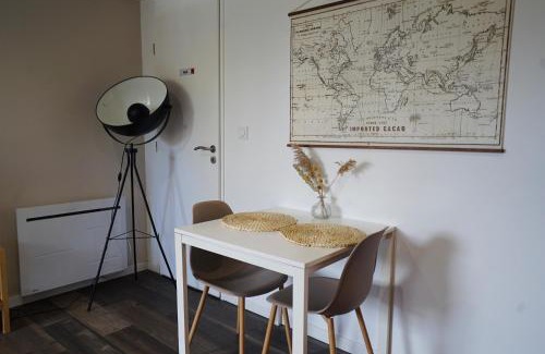 Castelnau-de-Guers Apartment | Studio indépendant a 20min des plages