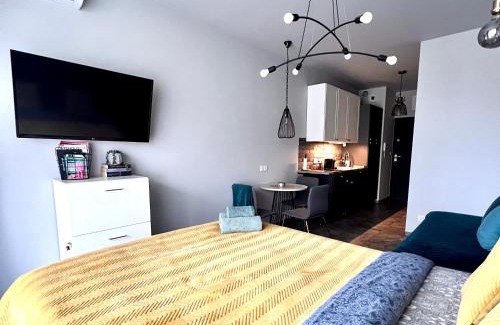 Marymount Apartment | Studio Krzemieniecka, Air Con, metro Słodowiec, free parking by Cosmo Spirit