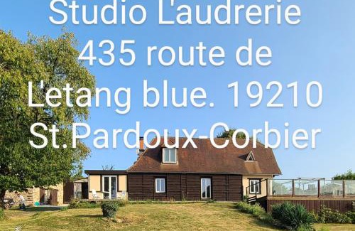 Saint-Pardoux-Corbier Apartment | Studio L'audrerie.
