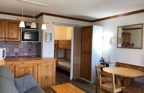 Eclose-Ouest Apartment | STUDIO + LIVING ROOM ALPE D'HUEZ QUARTIER PASSEAUX