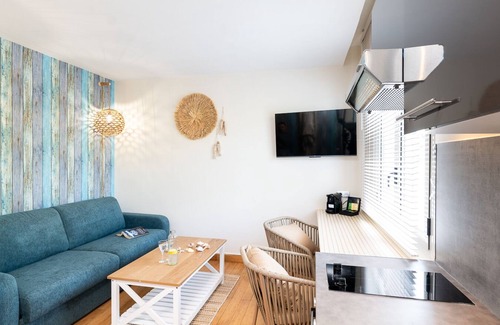 Antibes Apartment | Studio Mandara Beach Bungalow, Cote d'Azur