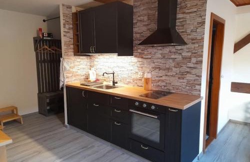Villeneuve Apartment | Studio mansardé chez un vigneron au village au 3ème étage sans ascenseur