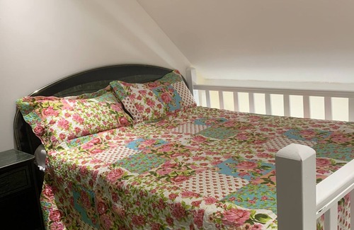 Limay Bed & Breakfast | Studio Meublé Avec une Mezzanine Dans une Maison