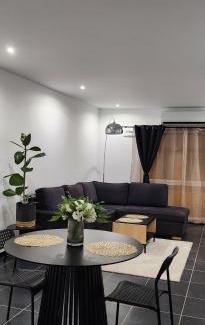 Elbeuf Apartment | Studio mezzanine centre-ville