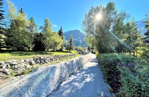 La Salle-les-Alpes Apartment | Studio Montagne près des Pistes et Commerces - 4 Couchages - Parking Privé - FR-1-330F-90