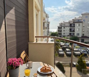 Shkorpilovtsi Apartment | Studio Moré